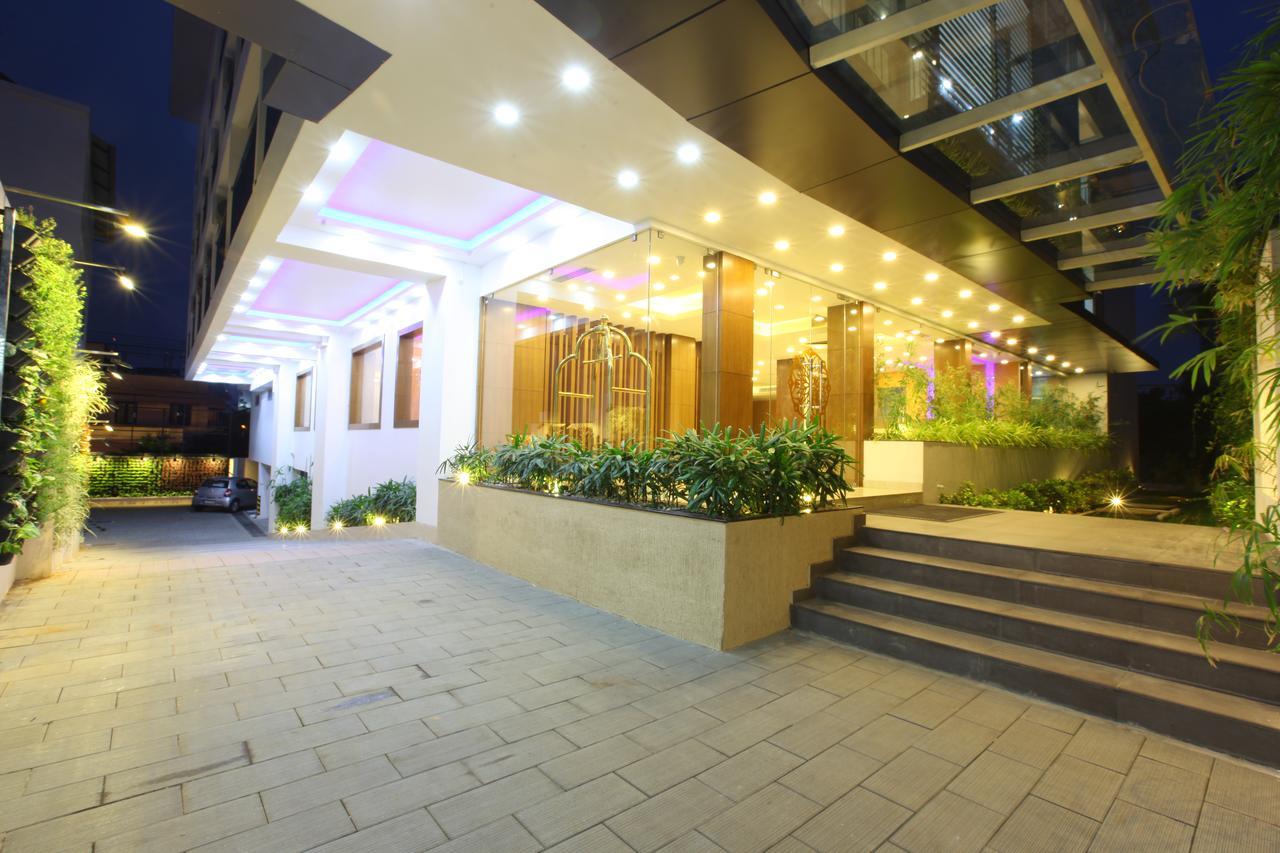 Sidra Pristine Hotel And Portico Halls Kochi Exterior photo
